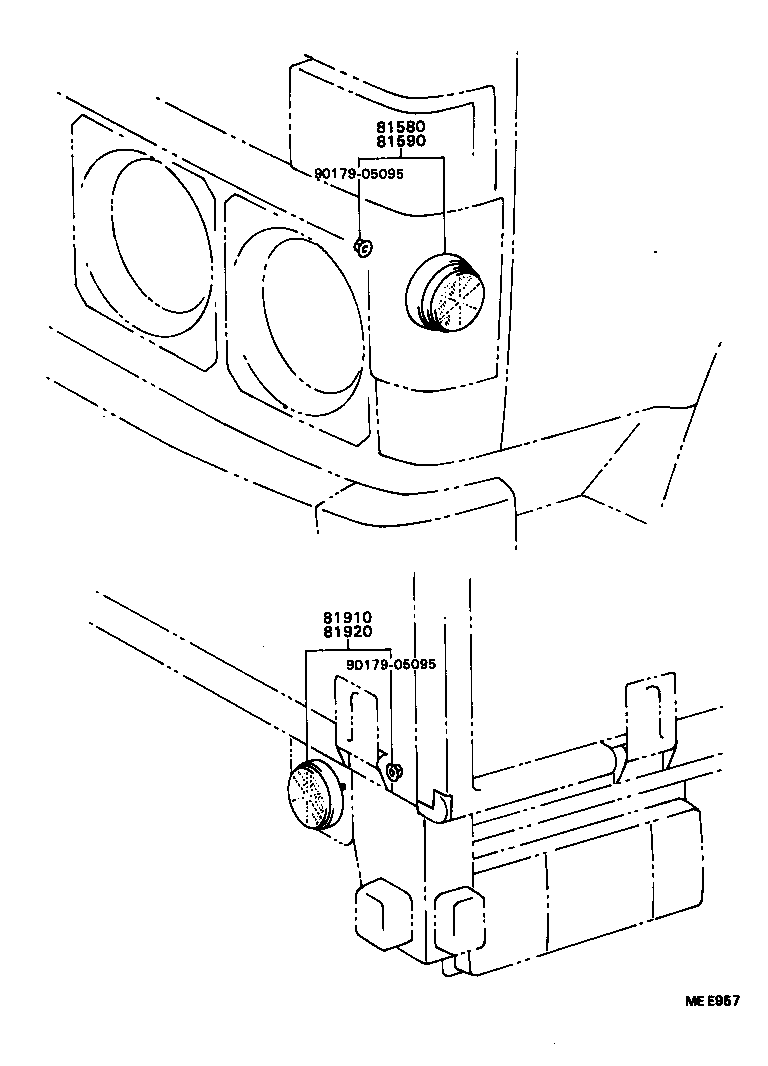 81580-39025 REFLECTOR ASSY, REFLEX SIDE, RH product image
